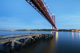 Puente vascodegama lisboa123rf2 13359